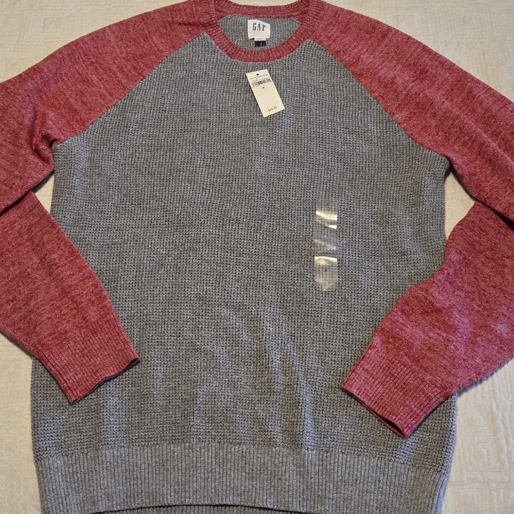 NWT Gap thermal sweater, size small